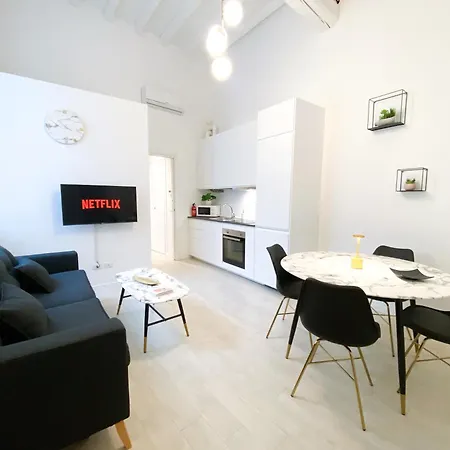 - Esclusivo In Pieno Centro Apartment